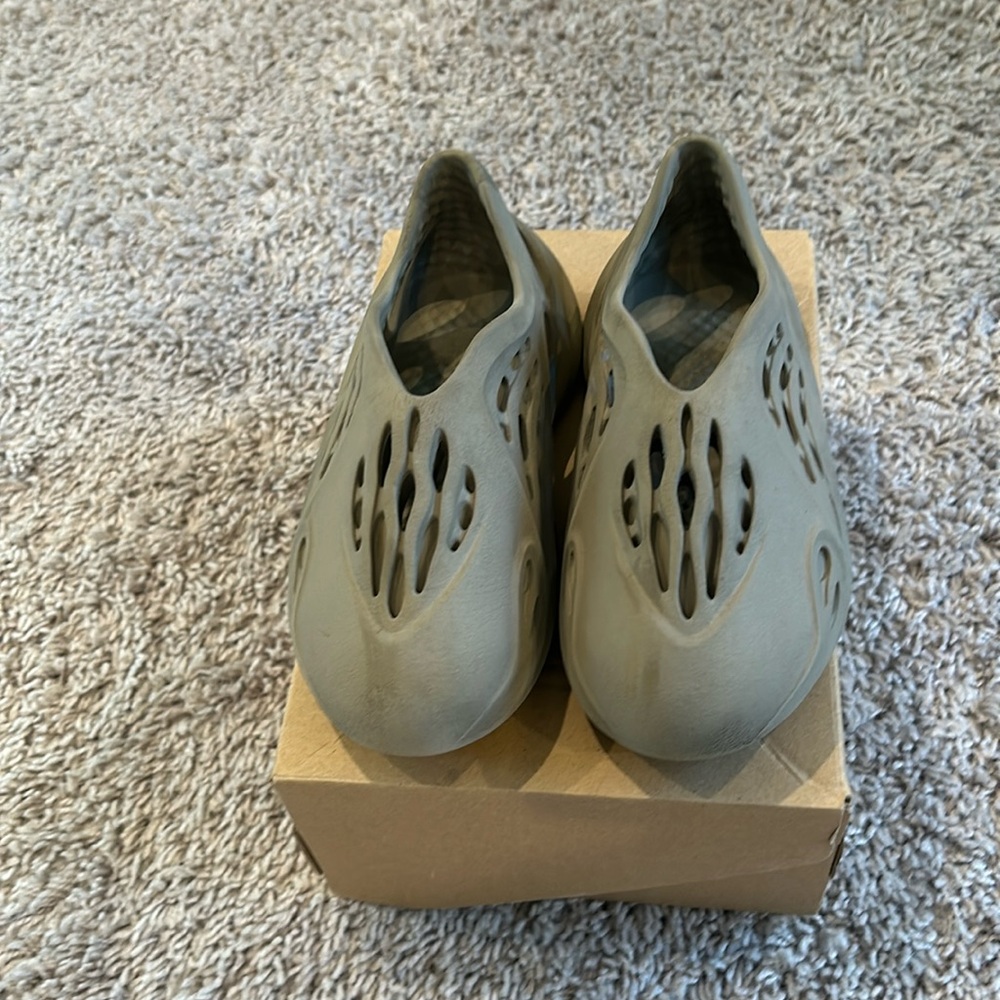 Yeezy foam runners